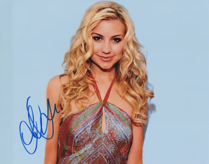 Chelsea Kane autograph