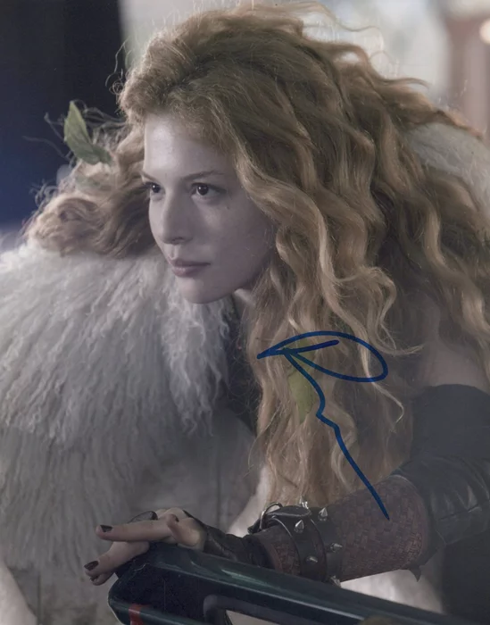 Rachelle Lefevre autograph