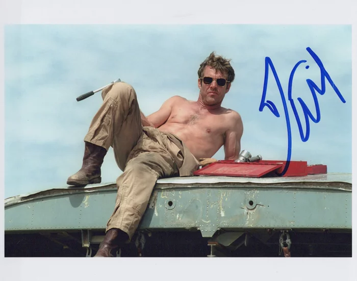 Dennis Quaid autograph