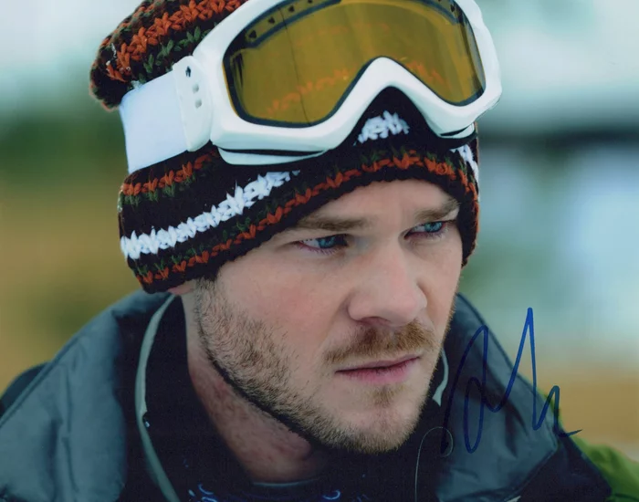 Shawn Ashmore autograph