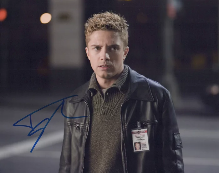 Topher Grace autograph