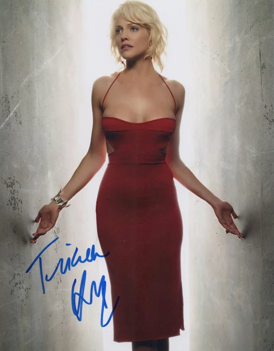 Tricia Helfer autograph