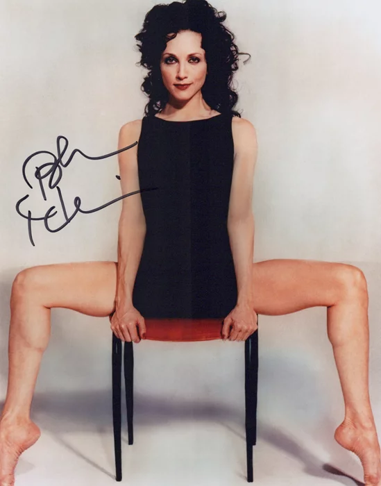 Bebe Neuwirth autograph