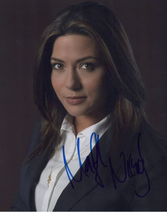Marisol Nichols autograph