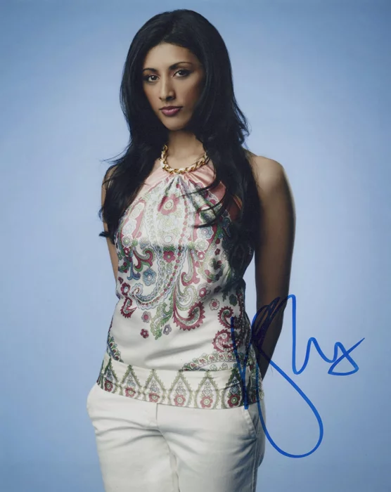 Reshma Shetty autograph