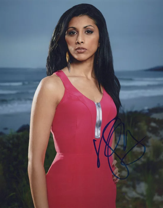 Reshma Shetty autograph