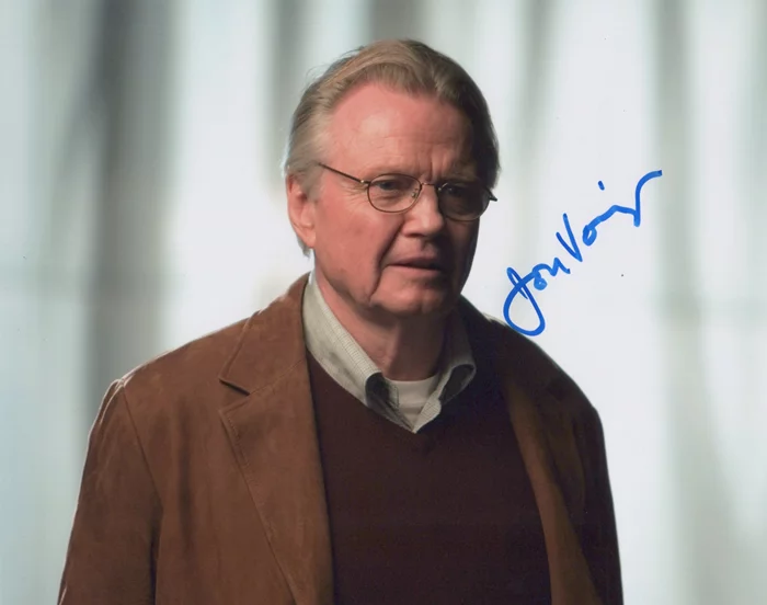 Jon Voight autograph