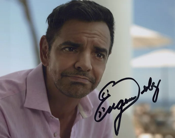 Eugenio Derbez autograph