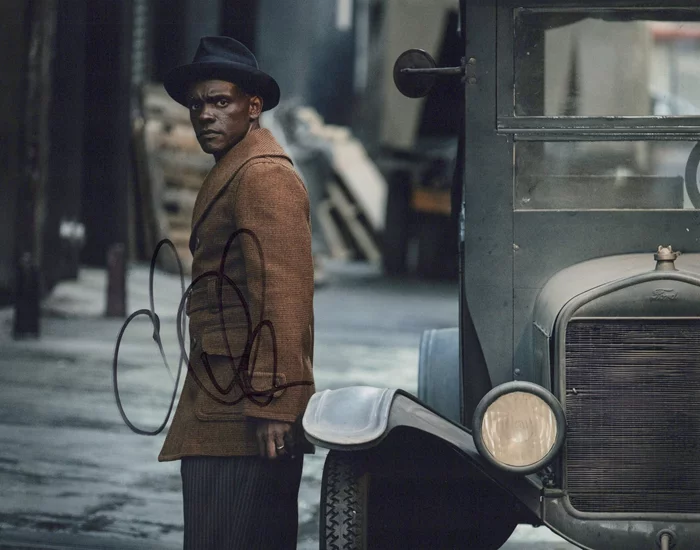 Chris Chalk autograph