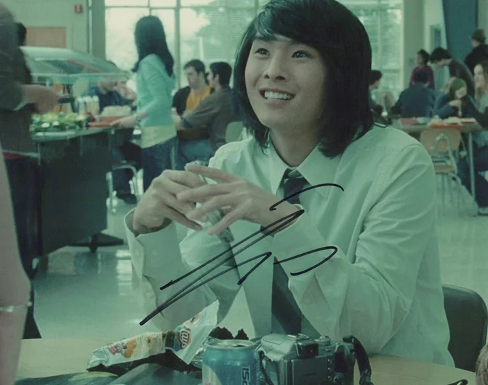 Justin Chon autograph