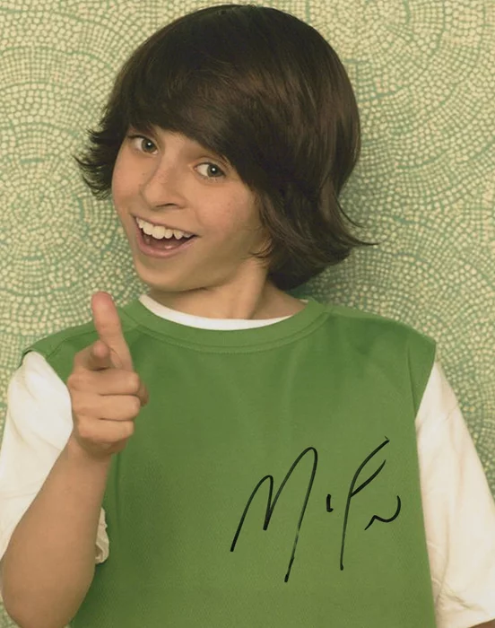 Moises Arias autograph