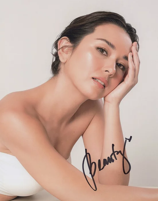 Beauty Gonzalez autograph