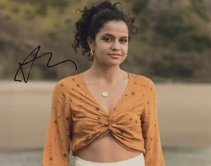 Ana Scotney autograph
