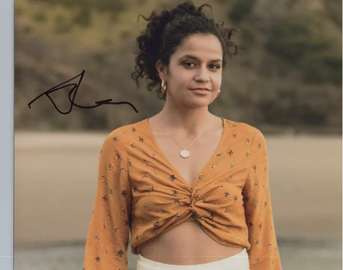 Ana Scotney autograph