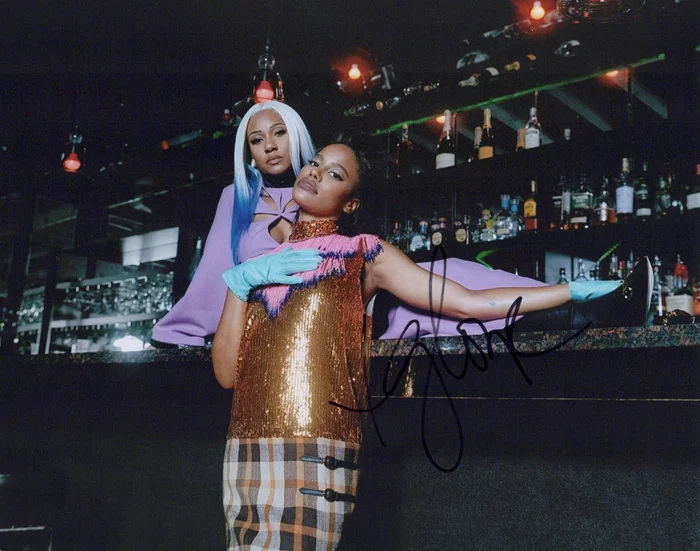 Taylour Paige autograph