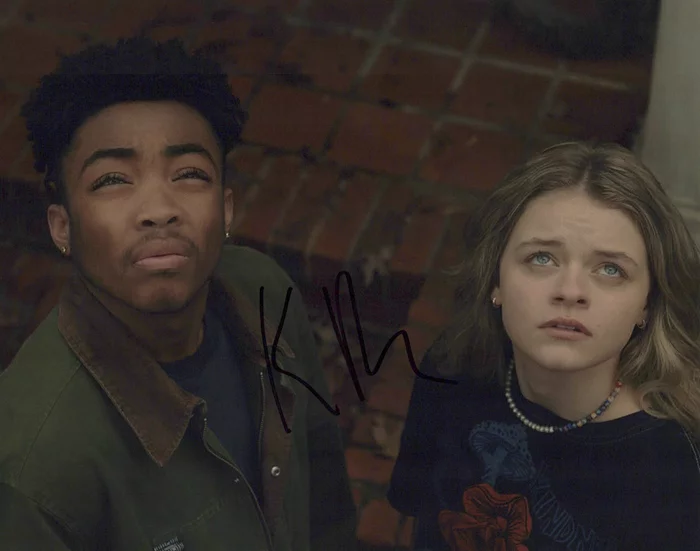 Kylie Rogers autograph