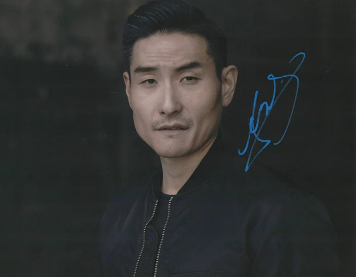 Lanny Joon autograph