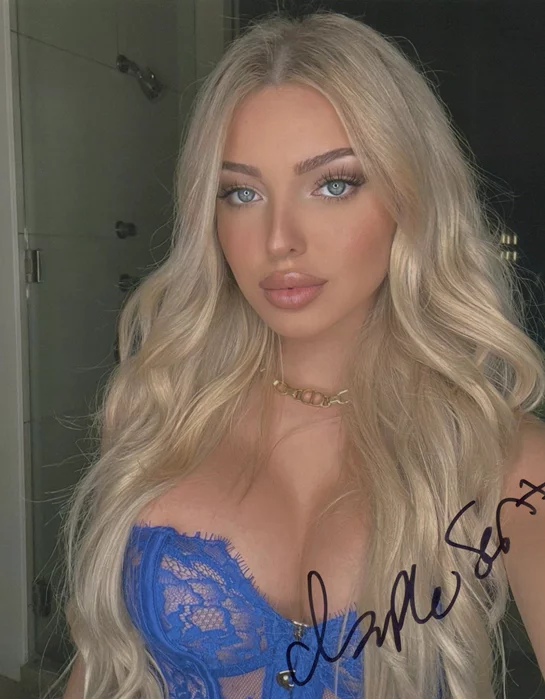 Sophie Saint autograph