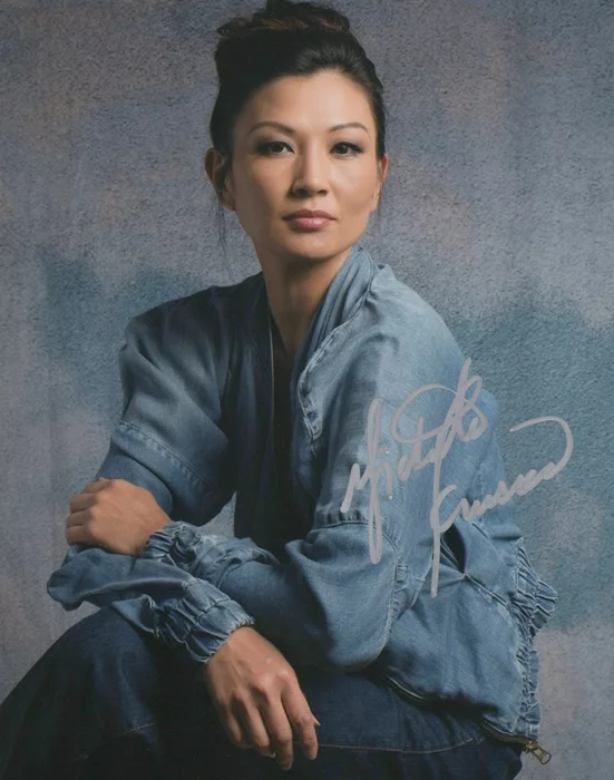 Michelle Krusiec autograph