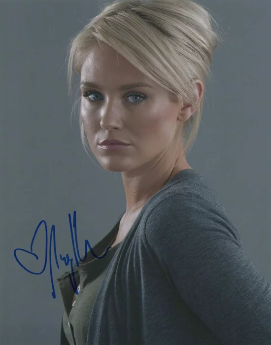 Nicky Whelan autograph