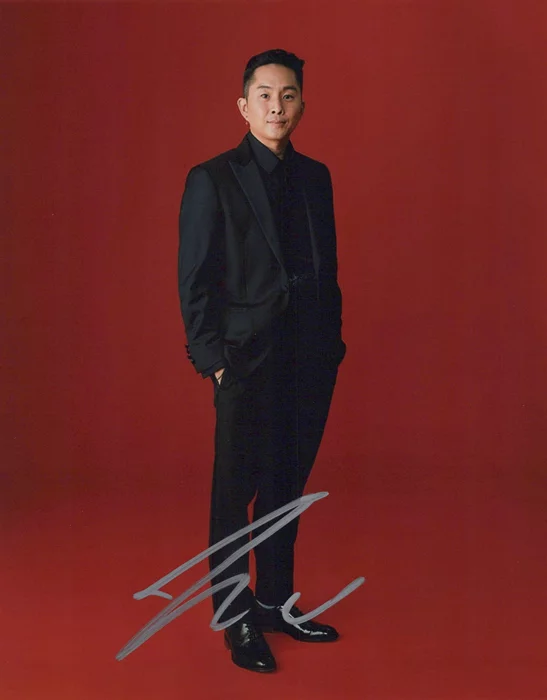 Justin Chon autograph