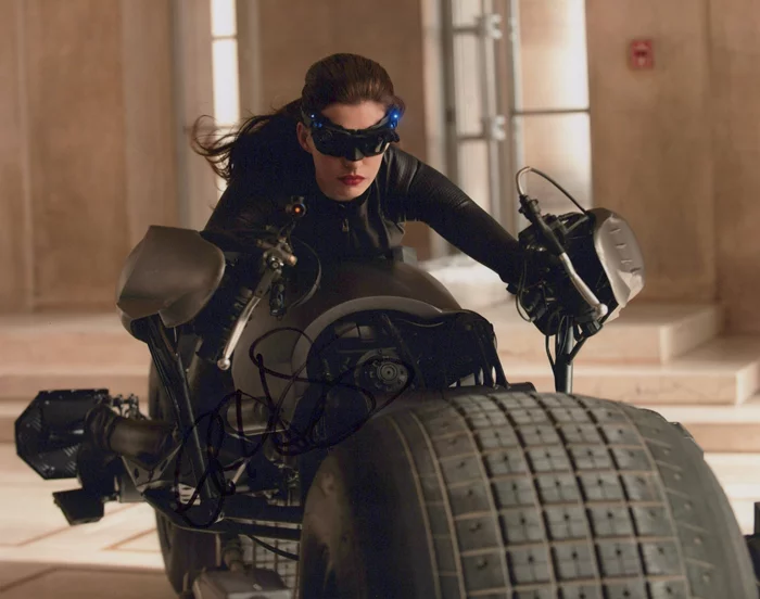 Anne Hathaway autograph