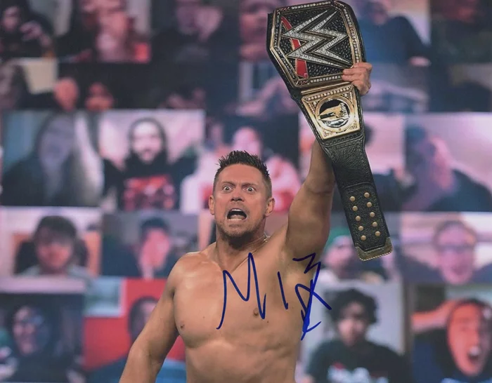 Mike Mizanin autograph