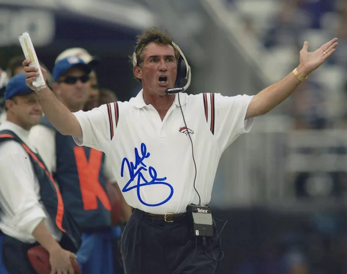 Mike Shanahan autograph