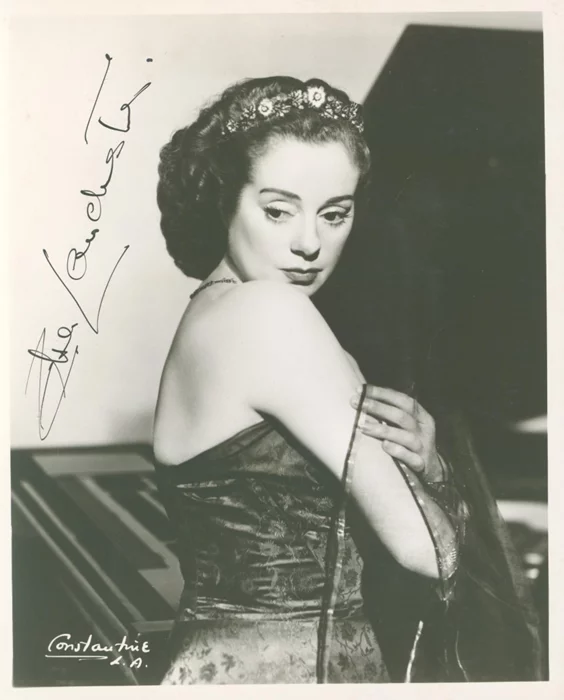 Elsa Lanchester autograph