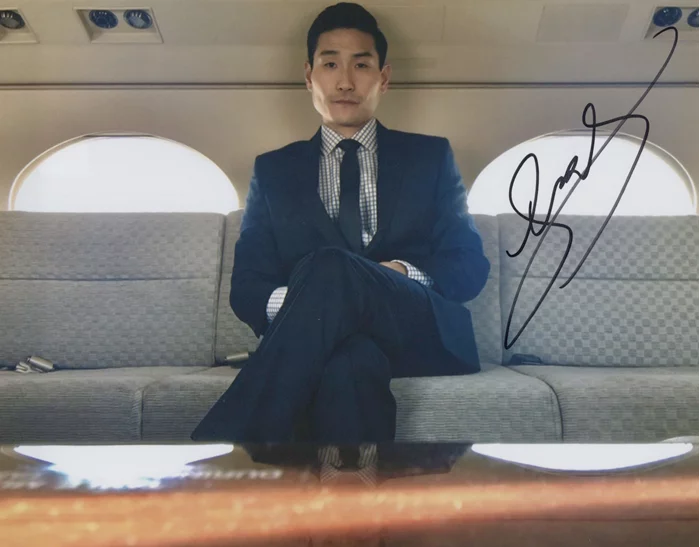Lanny Joon autograph