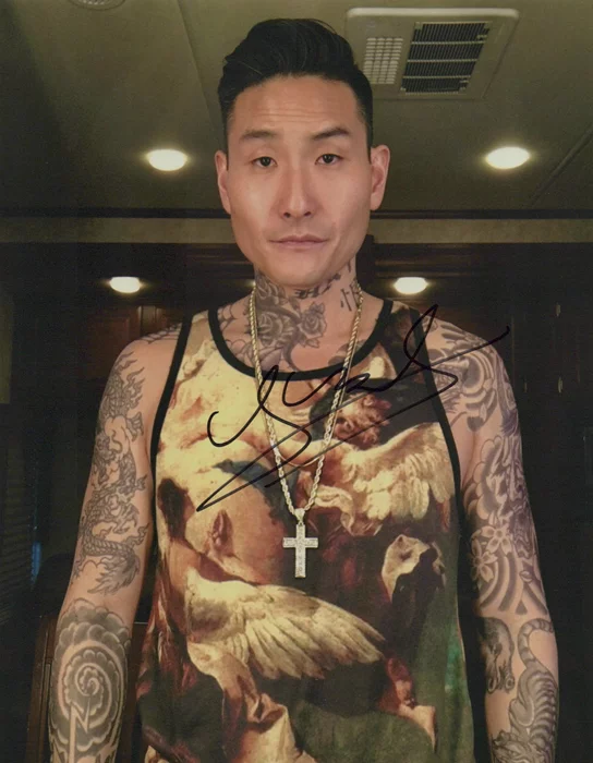 Lanny Joon autograph