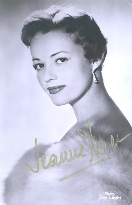 Jeanne Moreau autograph