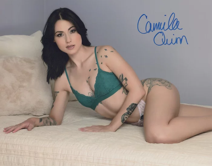 Camila Quinn autograph