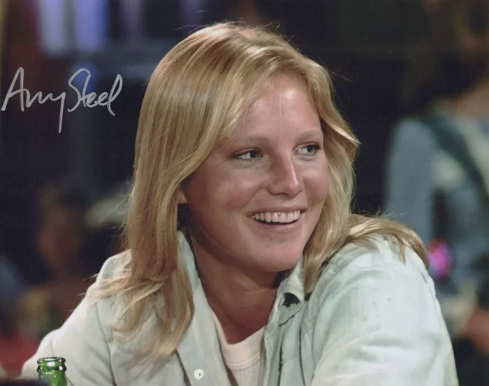 Amy Steel autograph