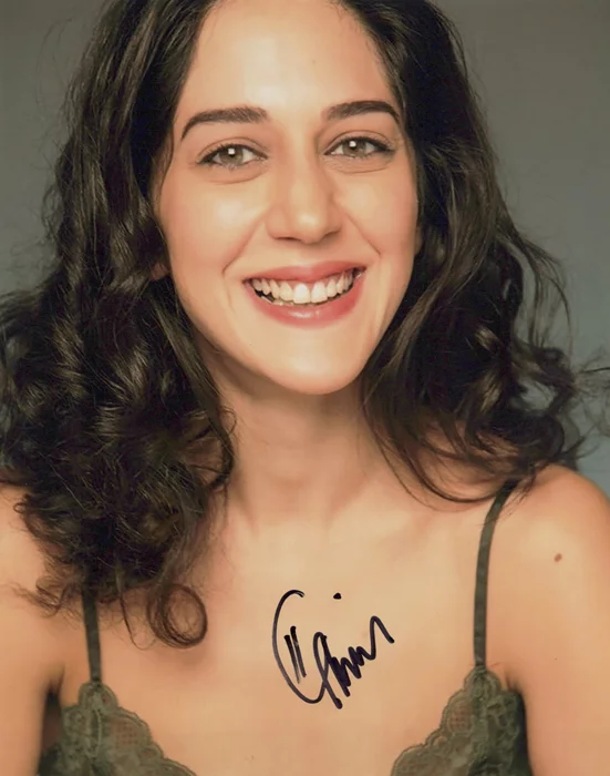 Zar Amir-Ebrahimi autograph