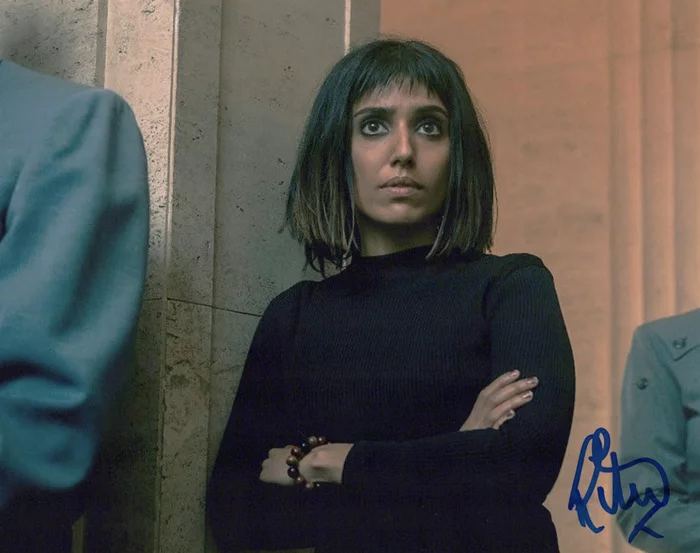 Ritu Arya autograph
