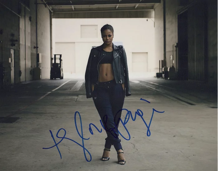 Taylour Paige autograph
