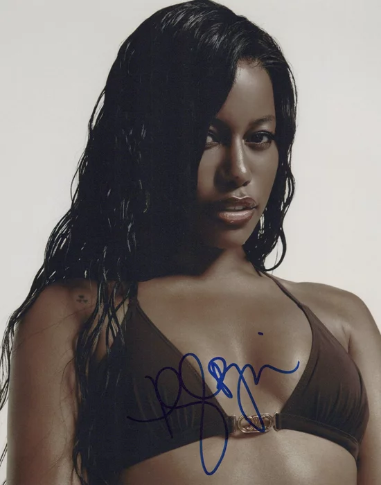 Taylour Paige autograph