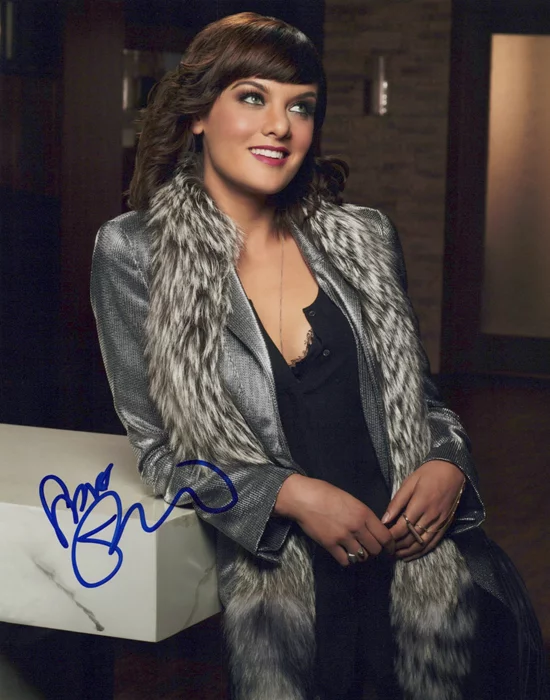 Frankie Shaw autograph