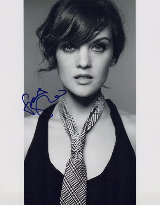 Frankie Shaw autograph