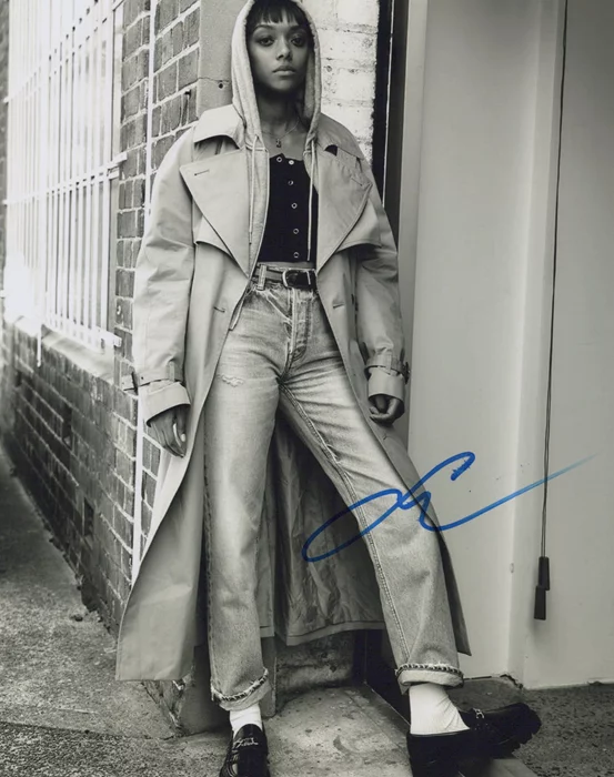 Sophie Wilde autograph