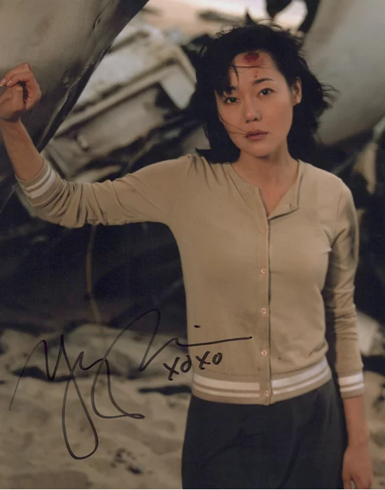 Yunjin Kim autograph