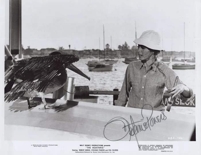 Stefanie Powers autograph