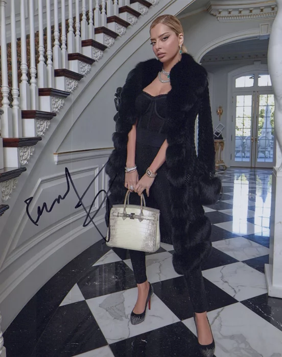Mandana Bolourchi autograph