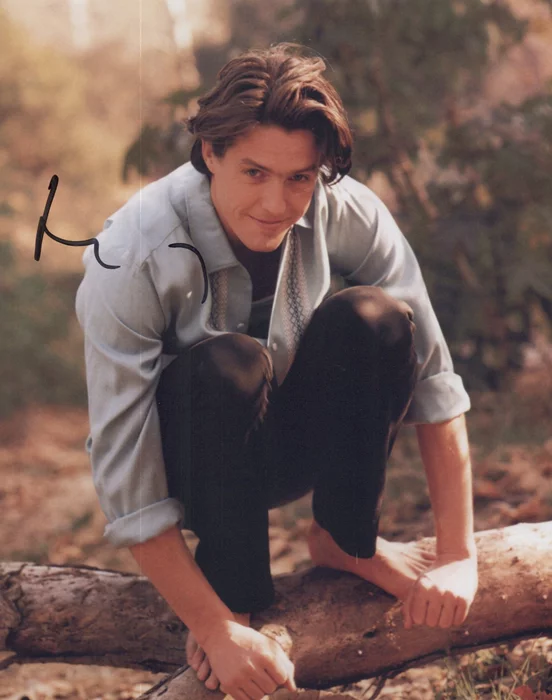 Hugh Grant autograph