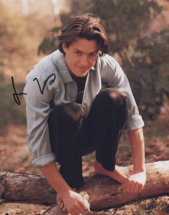 Hugh Grant autograph