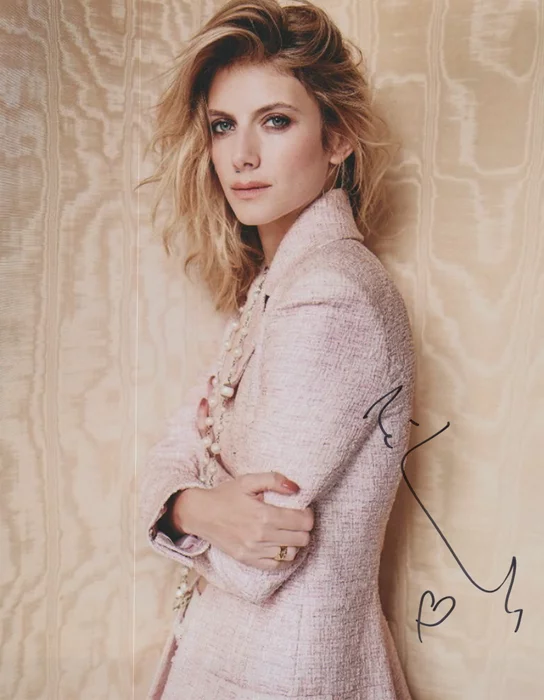 Melanie Laurent autograph