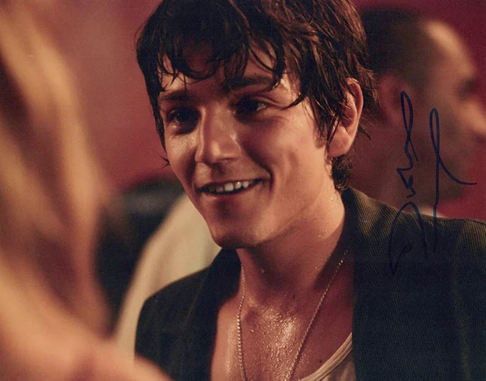 Diego Luna autograph
