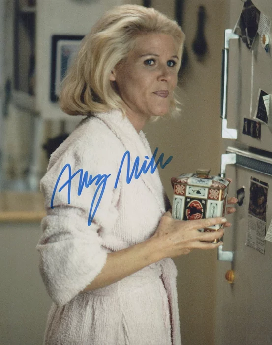 Alley Mills autograph