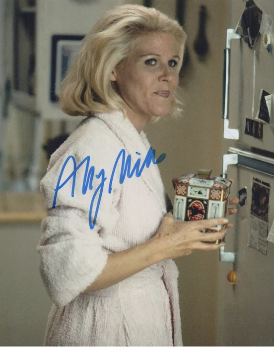 Alley Mills autograph